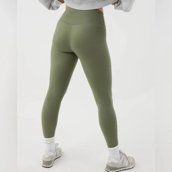 OFFLINE By Aerie Real Me High Waisted Crossover Legging - Picture 2 of 11